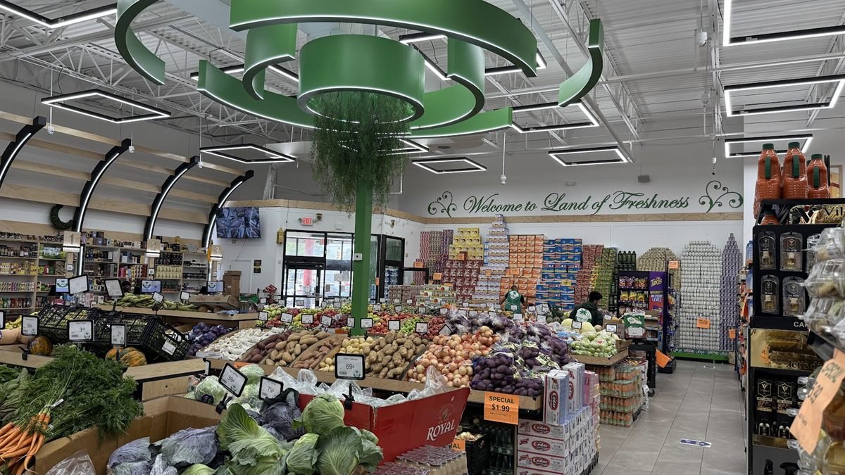 The main floor of Pure Land Supermarket in Melvindale
